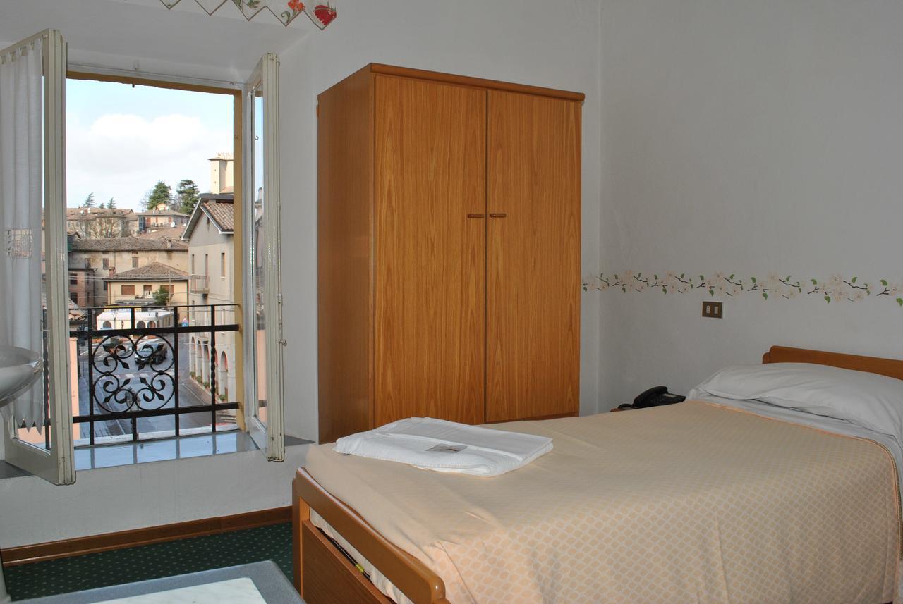 La Lanterna Di Guiglia Hotel Exterior photo